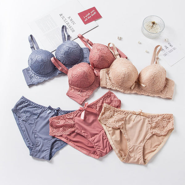 Lace Wired Flower Design Medium Padded Bra & Panty Set