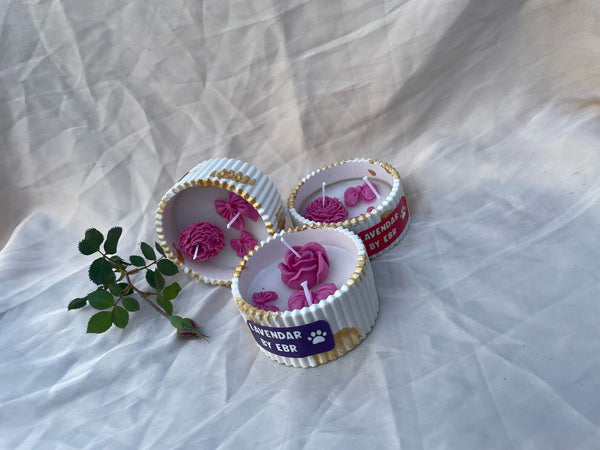 Flower Bow Design Lavender Round Candle